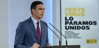 “Haremos lo que haga falta, donde haga falta y cuando haga falta”, prometió Pedro Sánchez ante la emergencia sanitaria, económica y social provocada por la expansión de la pandemia del coronavirus en España. Y esta mañana, en la solemne comparecencia que ha protagonizado a mediodía en la Moncloa, el presidente del Gobierno ha anunciado la declaración del estado de alarma, después de que ya se hayan superado hoy los 4.200 casos positivos en todo el territorio español y 120 fallecimientos.