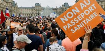 L_Protesta contra el pasaporte sanitario en Francia