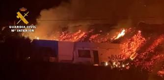 LV_Así arrasa la lava del volcán un casa en La Palma