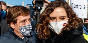 Tregua o armisticio; suspensión temporal de las hostilidades o paz definitiva. Eso solo el tiempo lo dirá, pero la presidenta de la Comunidad de Madrid, Isabel Díaz Ayuso, y el alcalde de Madrid, José Luis Martínez Almeida, exhibieron este martes entendimiento y deseo de unidad durante los actos con motivo de la festividad de la Almudena, patrona de la capital.