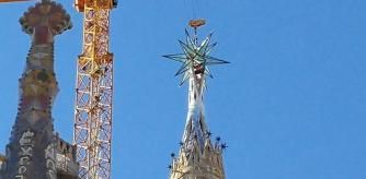 En marcha la coronación de la torre de Maria de la Sagrada Família