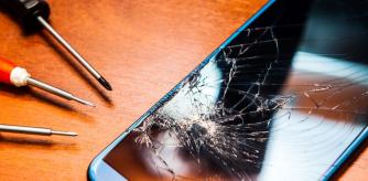 Sustituir la pantalla en casa siempre es un riesgo