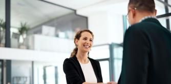 La sonrisa debe de ser lo más natural posible