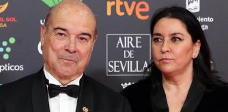 El actor Antonio Resines, de 67 años, sigue ingresado en la Unidad de Cuidados Intensivos (UCI) del hospital Gregorio Marañón de Madrid, donde permanece estable y consciente, por insuficiencia respiratoria aguda debida a una neumonía bilateral con pronóstico grave provocada por la covid-19, según un parte médico.