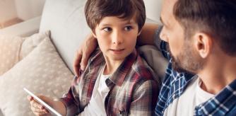 Un padre con su hijo