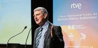 El presidente de RTVE, José Manuel Pérez Tornero, interviene en la clausura del I Foro Iberoamericano de Servicio Público Audiovisual, en el Instituto Cervantes, a 16 de febrero de 2022, en Madrid (España). El foro está organizado por Radiotelevisión Española, junto a la Asociación de las Televisiones Educativas y Culturales Iberoamericanas (ATEI). Durante la jornada de hoy, se ha tratado el reto del futuro digital o los nuevos modelos de negocio en el ámbito audiovisual. 16 FEBRERO 2022;FORO IBEROAMERICANO;AUDIOVISUAL;SERVICIO PUBLICO;IBEROAMERICANO Alejandro Martínez Vélez / Europa Press 16/02/2022