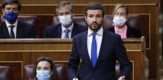 Casado se despide en el Congreso y Sánchez promete no adelantar elecciones