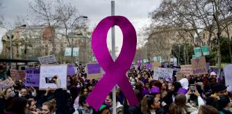 Más de 15.000 personas, según la Guardia Urbana; más de 60.000, según las organizadoras