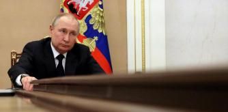 LV_Putin ve su poder amenazado por primera vez