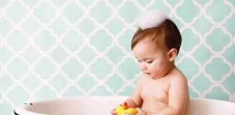 Un baño de bebé