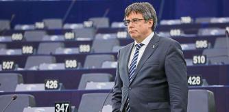 Strasbourg (France), 03/05/2022.- Exiled former Catalan leader and member of European Parliament, Carles Puigdemont, arrives for a debate on the follow up of the Conference on the Future of Europe, at the European Parliament in Strasbourg, France, 03 May 2022. (Francia, Estrasburgo) EFE/EPA/JULIEN WARNAND