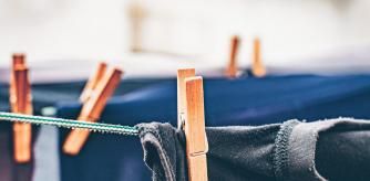 cómo tender ropa en pisos pequeños