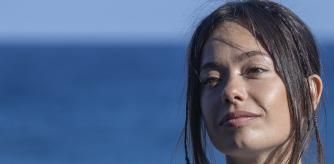 Anna Castillo posa durante la presentación de 'Girasoles Silvestres', que compite en la Sección Oficial del Festival de Cine de San Sebastián.