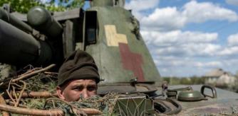 La caída de Liman confirma las grandes dificultades del ejército ruso para sostener la ocupación del Donbass, la región minera en Ucrania oriental que el Kremlin ordenó ocupar en marzo para rehacerse de la derrota al norte de Kyiv.

Fuente: AFP

Artículo relacionado: https://www.guyanaguardian.com/internacional/20221002/8550982/caida-liman-confirma-putin-ganar-ucrania.html