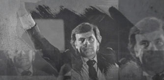 El 28 de octubre de 1982 el PSOE ganó las elecciones con una contundente mayoría absoluta. Los socialistas, con el liderazgo de Felipe González, lograban 202 diputados y casi la mitad de los sufragios. Con el lema Por el cambio, la izquierda regresaba al poder después de 43 años y se iniciaba una etapa de consolidación democrática, modernización y construcción de un Estado socialdemócrata. Aquel jueves de 1982 se dejaban atrás los primeros años de la transición con el desmoronamiento de la UCD y  la democracia española avanzaba haciendo posible la alternancia y mirando hacia Europa. Narcís Serra, nombrado ministro de Defensa en 1982, Óscar Alzaga, que fue fundador de la UCD, Miquel Roca, presidente del grupo Catalán durante 18 años, y  Santiago Carrillo hijo, que recoge la memoria de su padre, secretario general del PCE,  analizan lo que supuso aquella victoria del PSOE, la situación del país y los cambios fundamentales que se tuvieron que afrontar.

www.lavanguardia.es