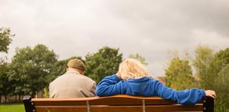 Es recomendable buscar lugares tranquilos para hablar, sin ruido de fondo.