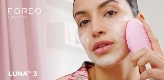Meet the future of beauty tech - LUNA 3 facial brush. The ultimate app-connected skincare device, LUNA 3 removes 99.5% of make-up residue, oil and dirt in just 60 seconds while gently exfoliating your face. Thanks to four targeted firming massage routines, it lifts and tightens the skin, boosts skincare products absorption and relaxes muscle tension points for smoother skin. T-Sonic pulsations will improve your microcirculation for rejuvenated skin and help unclog and minimize the appearance of pores, creating the perfect canvas for your make-up during a spa-like routine.  

FOREO is a wildly creative Swedish beauty-tech brand created to provide every beauty lover in the world with products that actually work. So, if you’re the type to celebrate INTEGRITY in humans, businesses and technology, FOREO just might be for you. Everyone at FOREO shares one thing: commitment to innovation. Commitment to changing things for the better. Commitment to kindness and decency. 

You can shop for our beauty-tech hits here: https://foreo.se/foreo_

To watch our Shorts videos, click here: https://youtube.com/playlist?list=PLvV6UceMUecxq6UbBd1KAQgFoBt_60qAG

Our Instagram page: https://www.instagram.com/foreo/ 

Our TikTok profile: https://www.tiktok.com/@foreo?is_copy_url=1&is_from_webapp=v1

Find our MYSA Beauty & Well-being Journal: https://www.foreo.com/mysa/

#FOREO #FOREOLUNA3 #skincare #skincaredevice #beauty