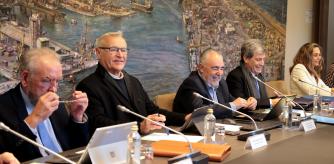 El alcalde Joan Ribó durante la reunión del consejo de administración extraordinario de la Autoridad Portuaria de València sobre la ampliación norte