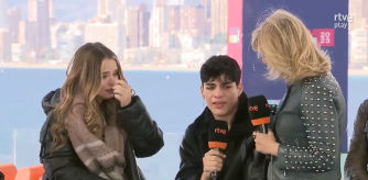 Twin Melody y Aritz Arén no pueden evitar las lágrimas por la presión de los haters