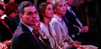 Héctor Gómez, nuevo ministro de Industria y Comercio, y José Manuel Miñones, de Sanidad