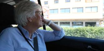 La eurodiputada Clara Ponsatí ha regresado este martes a Catalunya atravesando la frontera francoespañola sin entregarse a las autoridades después de cinco años fuera de España, viviendo entre Bélgica y Escocia, para eludir la cárcel