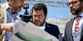 El president Pere Aragonès visitó ayer el origen de las incidencias de la R2 de Rodalies, en la estación de Gavà (Baix Llobregat)