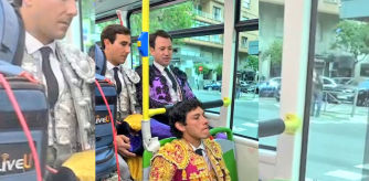 El torero Isaac Fonseca llegando en autobús a Las Ventas