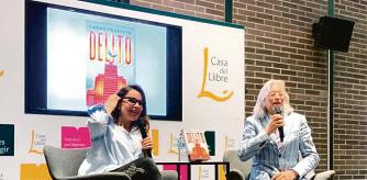 Carmen Chaparro y Víctor Amela durante la presentación de 'Delito'