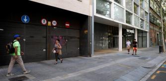 Un vecino del Poblenou, en estado crítico al resistirse al robo de su móvil