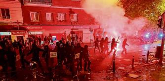 Manifestacion contra amnistia en la sede del Psoe calle Ferraz Incidentes Cargas