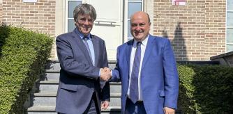 GRAFCAV3211. WATERLOO, 15/09/2023.-El presidente del PNV, Andoni Ortuzar, (d) y Carles Puigdemont, se han reunido esta mañana en Waterloo «para estrechar las relaciones entre EAJ-PNV y Junts y analizar asimismo el complejo panorama político que las elecciones generales del 23 de julio han dejado en el Estado español». EFE/ PNV - SOLO USO EDITORIAL/SOLO DISPONIBLE PARA ILUSTRAR LA NOTICIA QUE ACOMPAÑA (CRÉDITO OBLIGATORIO) -