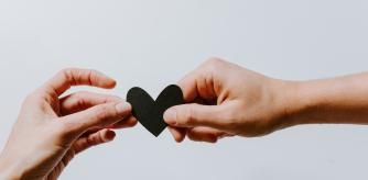 Las relaciones abiertas necesitan de una buena comunicación.