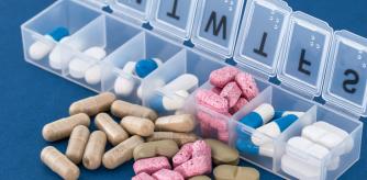 Un pastillero semanal.