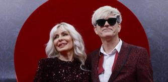 MADRID, 22/04/2024.- Los integrantes de 'Nebulossa', Mery Bas y Mark Dasousa (d), a su llegada al concierto de despedida antes de su viaje a Malmö para representar a España en Eurovisión 2024, este lunes en Madrid. EFE/Daniel González