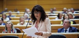 La ministra de Igualdad, Ana Redondo, durante una sesión de control al Gobierno, en el Senado, a 28 de mayo de 2024, en Madrid (España). A 2 días de que la ley de amnistía vuelva a debatirse en el Congreso para ser aprobada, ha sido una pregunta recurrente a los ministros asistentes a la sesión plenaria. También se han tratado cuestiones sobre los objetivos que aplica el Gobierno para llamar a consultas a los embajadores y la valoración del Gobierno de las denuncias de abandono de migrantes en el desierto del Sahara.