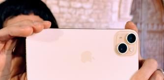 A pesar del reducido tamaño del iPhone 15, su sensor de imagen tiene un tamaño que le permite captar fotos de calidad con buena luz.