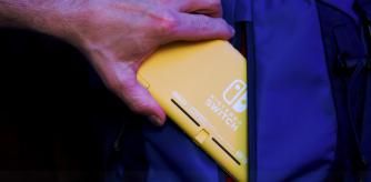 Al ser portátil podrás llevarla contigo a todas parte para entretener tus tiempos muertos