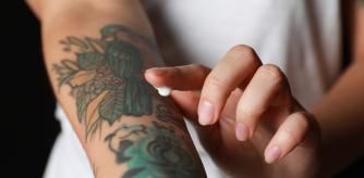 Cuidarse la piel tatuada es muy importante para mantener los tatujaes como el primer día.