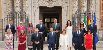 El actual gobierno andaluz, en las puertas del Palacio de San Telmo