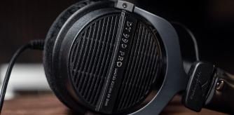 Su diseño en negro mate le da fuerza y carácter