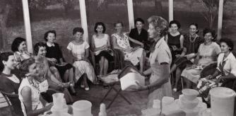 Una 'party plan' de Tupperware en Florida, 1958.