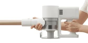 Su aspecto minimalista nos deja ver el tanque de suciedad