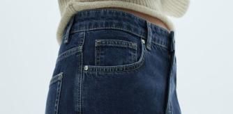 Detalle de la falda midi vaquera de Mango