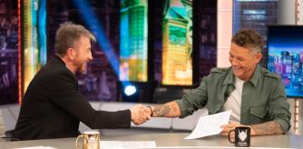 Singer alejandro Sanz and Presenter Pablo Motos on the TV Show El Hormiguero in Madrid 23 January 2025