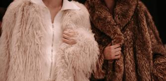 La nueva moda que es para todo el mundo y que admite cualquier tipo de accesorio o estilismo.