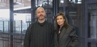 Manuel Segade, director del Museo Reina Sofía, y Sandra Guimarães, directora del Museo Helga de Alvear