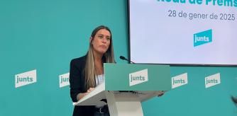 La portavoz de Junts en el Congreso, Míriam Nogueras, en una rueda de prensa desde la sede del partido en Barcelona