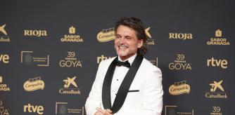 El actor Salva Reina posa en la alfombra roja de la 39º edición de los Premios Goya, en el Palacio de Exposiciones y Congresos de Granada, a 8 de febrero de 2025, en Granada, Andalucía (España). Los galardones son otorgados de manera anual por la Academia de las Artes y las Ciencias Cinematográficas de España (AACCE) con el objetivo de premiar a los mejores profesionales en cada una de las distintas especialidades tanto técnicas como creativas del cine español.