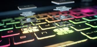 El teclado es retroiluminado y personalizable al máximo