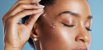 Consigue un rostro bronceado sin esfuerzos desde la comodidad de tu hogar.